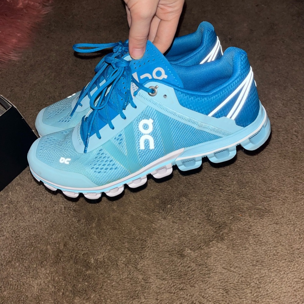 on cloudflow size 7 women’s blue/haze